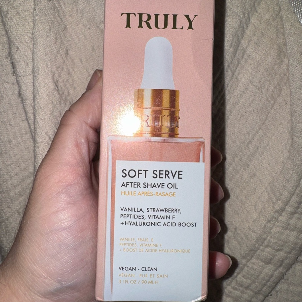 TRULY Soft Serve After Shave Oil - Vanilla and Strawberry